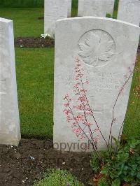 Etaples Military Cemetery - Beard, Charles Edward